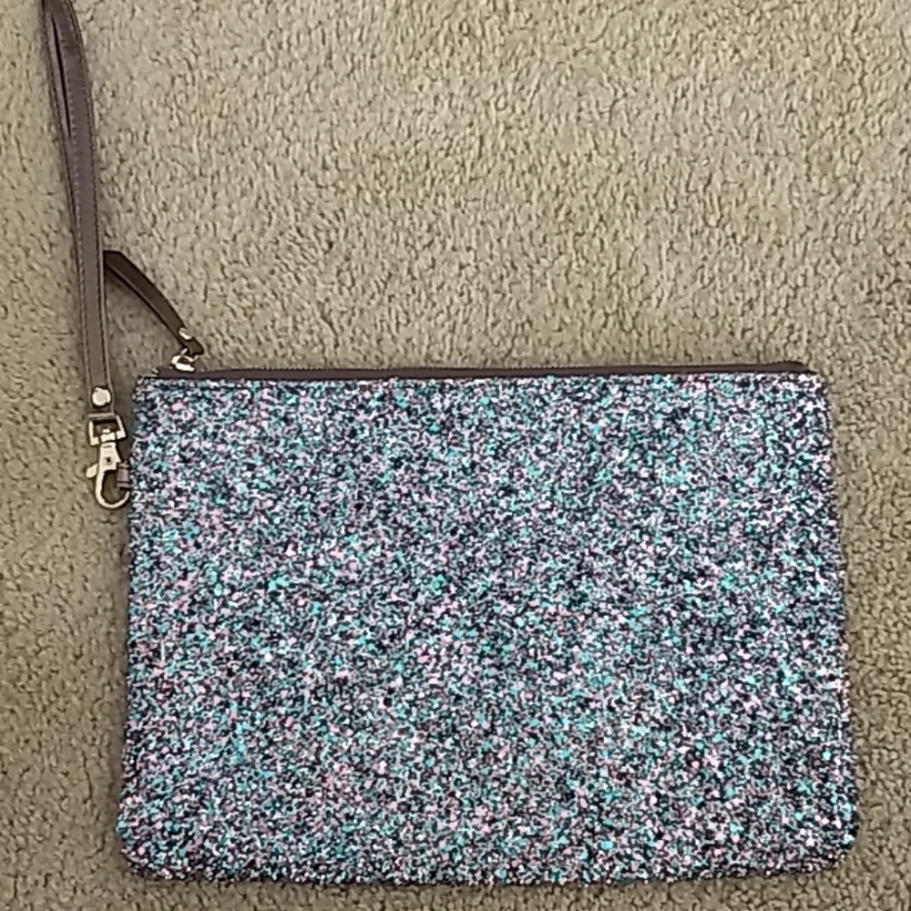 ALDO clutch